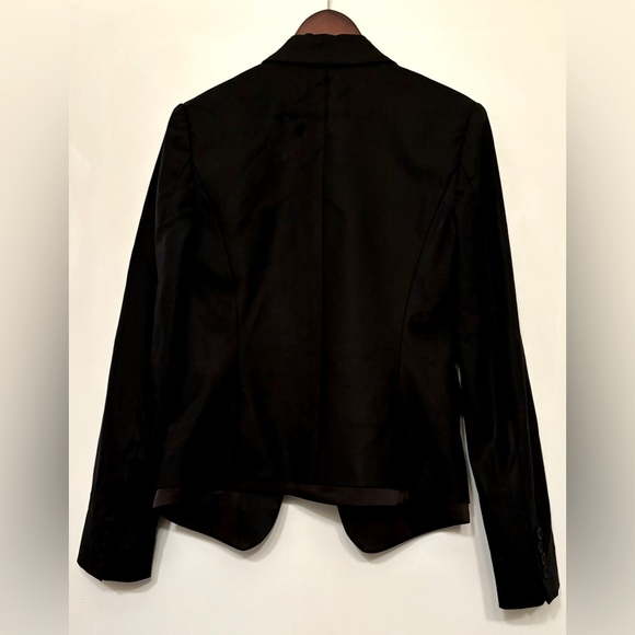 Gorgeous BCBG MAXAZRIA blazer, with lining. - Picture 2 of 2